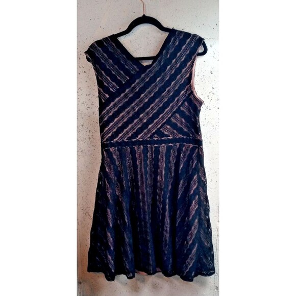 DB est. 1962 Midi Dress Women's Size 14 Black Lace Lined Sleeveless - Picture 2 of 7